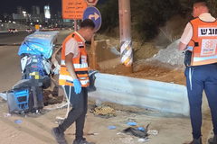 شارع 20 (أيالون): مصرع سائق دراجة نارية (45 عاماً) إثر اصطدامه بشاحنة بالقرب من محول الطرق "روكاح"