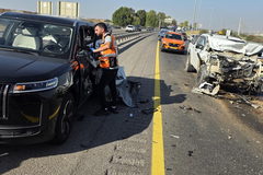 شارع 6: إصابة متوسطة لسائق مركبة (25 عامًا) إثر حادث مع شاحنة