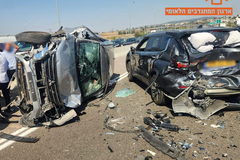 شارع 77 قرب مفرق رمات يشاي- 4 مصابين بجروح متوسطة و11 بجروح طفيفة في حادث سير خطير