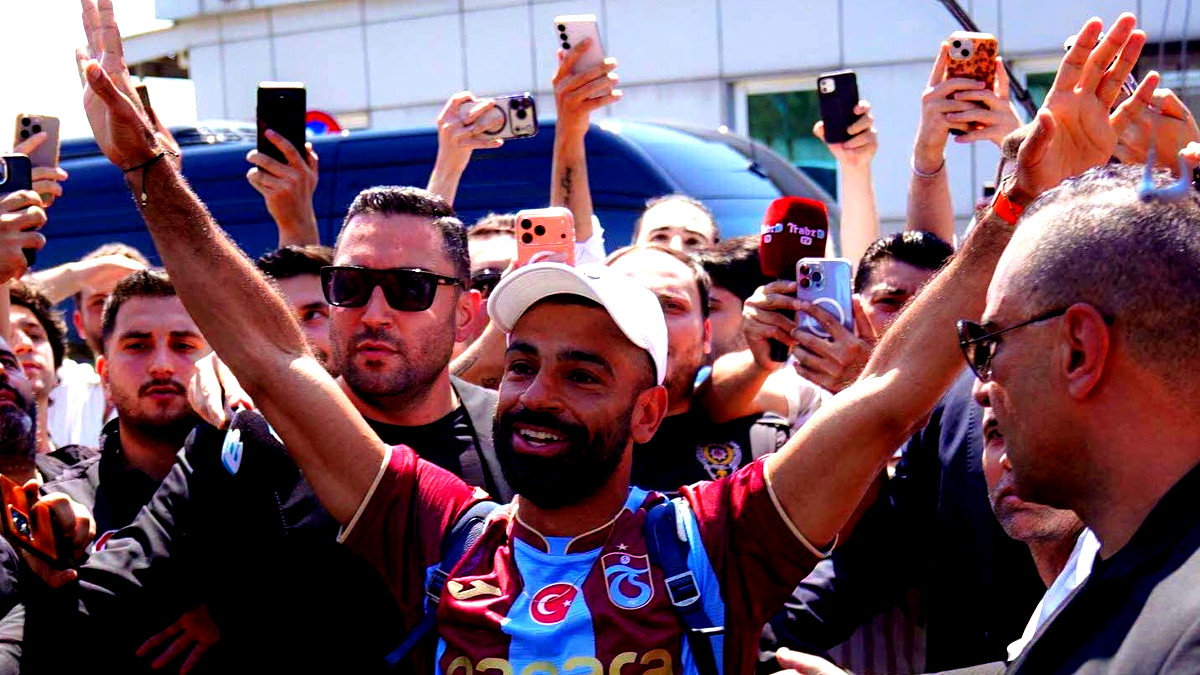 كم يتقاضى محمد صلاح مع طرابزون؟