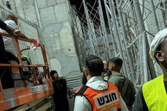 المنطقة الصناعية "حيفيل موديعين": إصابة عامل (40 عاماً) بجراح خطيرة إثر سقوطه من ارتفاع 8 أمتار