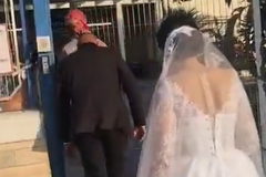 بن غفير ينشر فيديو ويتباهى بتوقيف عروسين في النقب بشبهة عرقلة حركة السير خلال موكب زفاف