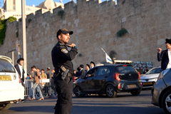 الهاتف والمشاة بـ 10 نقاط: عقوبات مرورية حاسمة