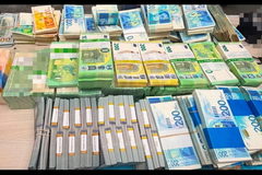 بخلاف التوقعات.. بنك إسرائيل يخفض سعر الفائدة إلى 3.25% مدفوعاً بهبوط التضخم