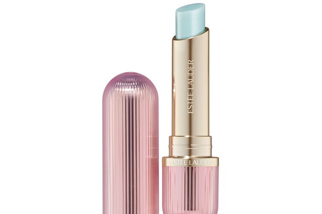 علامة التجميل الفاخرة إستي لاودر تقدّم NEW FUTURIST HYDRAPLUMP LIP BALM