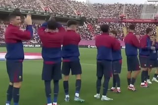 إهانات وإيماءات عنصرية.. جماهير فينورد تثير الجدل خلال مواجهة برشلونة