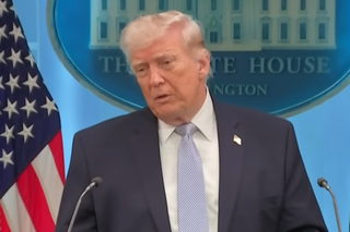 ترامب: إيران على "الأرجح" وراء الهجوم على السعودية.. الحوثيون لا يريدون القتال معنا ونسيطر على مضيق هرمز