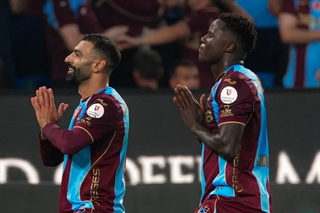 محمد صلاح يرتدي ثوب ميسي ويقهر غلطة سراي بـ"هاتريك"
