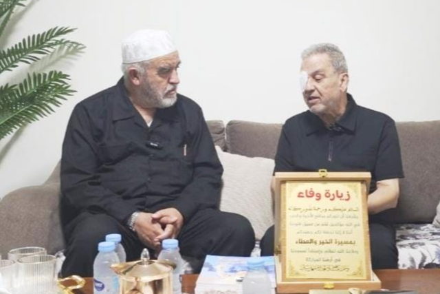 وفد برئاسة فضيلة الشيخ رائد صلاح  يزور الصحفي أحمد حازم