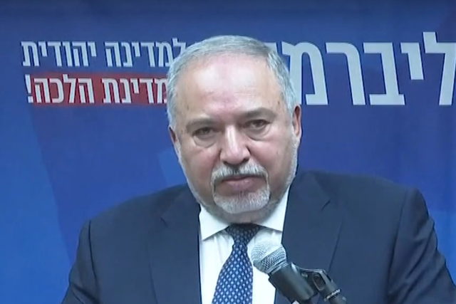 ليبرمان يقترح إسناد إدارة مناطق في الضفة الغربية للأردن ونتنياهو يهاجمه