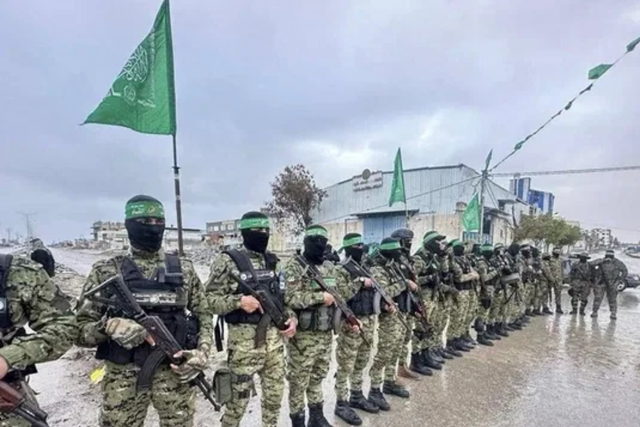 حماس تعلن جاهزيتها لتنفيذ خارطة طريق السلام في غزة وتتهم إسرائيل بتعطيلها
