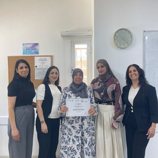 16 امرأة من الرامة يختتمن بنجاح دورة في الحاسوب، برامج Office والذكاء الاصطناعي ضمن برنامج "منتصف الطريق"