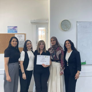 16 امرأة من الرامة يختتمن بنجاح دورة في الحاسوب، برامج Office والذكاء الاصطناعي ضمن برنامج "منتصف الطريق"