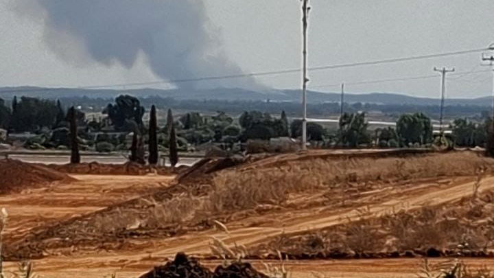 حريق في غابة "حروفيت" قرب بيت شيمش بمنطقة القدس: تعزيزات لفرق الإطفاء والشرطة تدعو الجمهور للابتعاد عن المنطقة