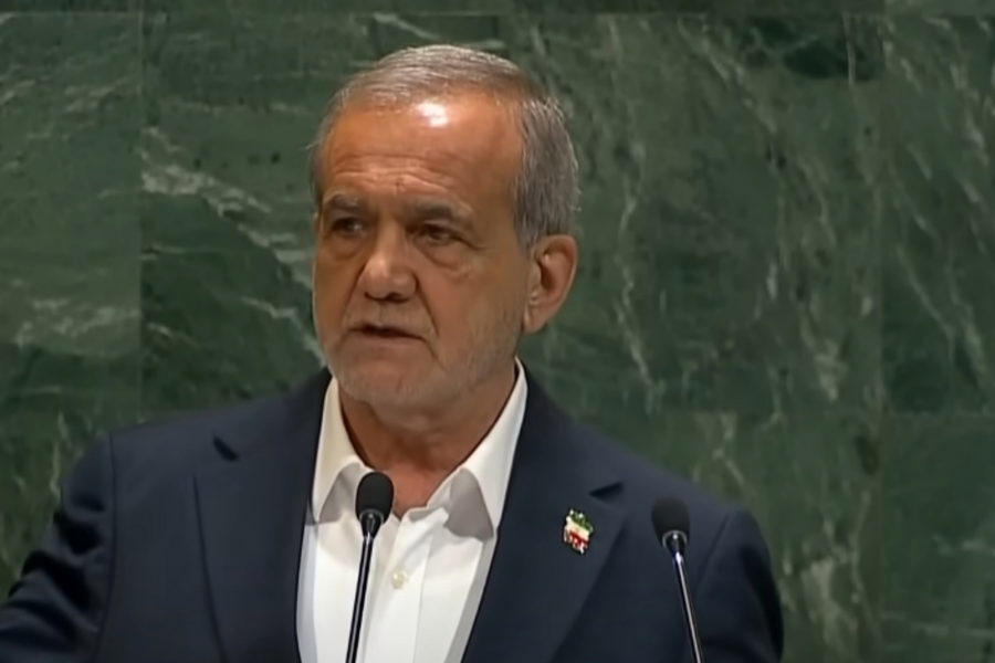 بزشكيان: لم نعد نثق بالمفاوضات مع واشنطن..  حل أزمة المضيق عبر المفاوضات وليس بالقوة