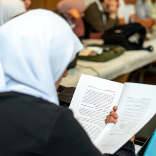 المكتبة الوطنية بالقدس توظّف مقتنياتها الأرشيفية لتنمية البحث والتفكير النقدي والإبداع لدى طلاب ومعلّمي المدارس العربية
