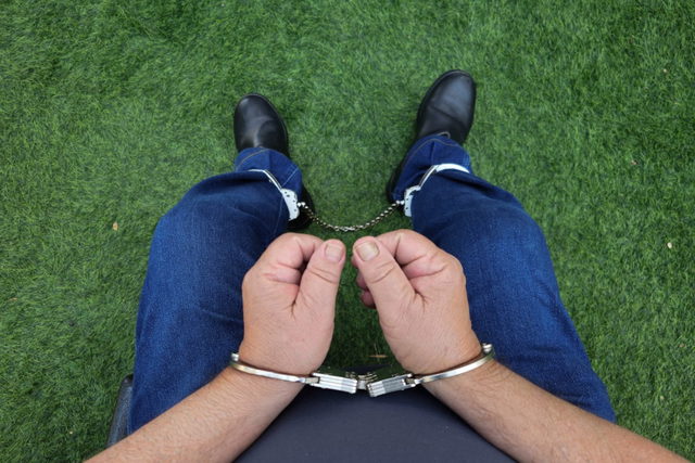 اعتقال امرأة من باقة الغربية بشبهة تقديم بلاغ كاذب ادعت فيه أن زوجها في طريقه لتنفيذ عملية.