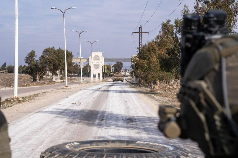 للمرة الثانية خلال 24 ساعة.. مصادر عبرية: الجيش الإسرائيلي يطلق النار على سوريين اقتربا من موقع عسكري