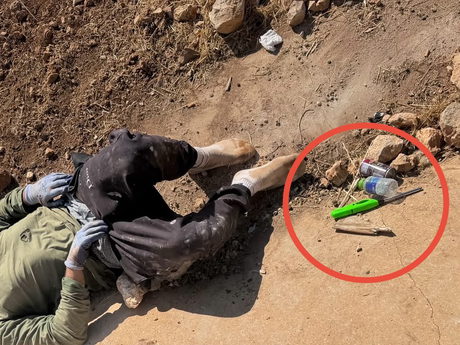 تحييد شاب من الضفة بشبهة محاولة تنفيذ عملية طعن وإضرام النار في مركبة.. الجيش الإسرائيلي يعلن ملاحقة مشتبه آخر