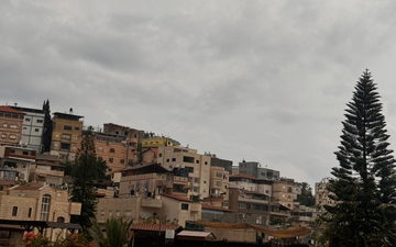 حالة الطّقس: أجواء خريفيّة غائمة جزئيًا ويطرأ انخفاض على درجات الحرارة