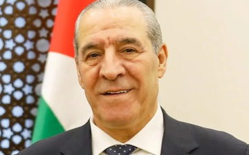 "تفاقم الأوضاع في الأراضي الفلسطينية".. حسين الشيخ يبلغ فرنسا بتأجيل الانتخابات لعدة أشهر
