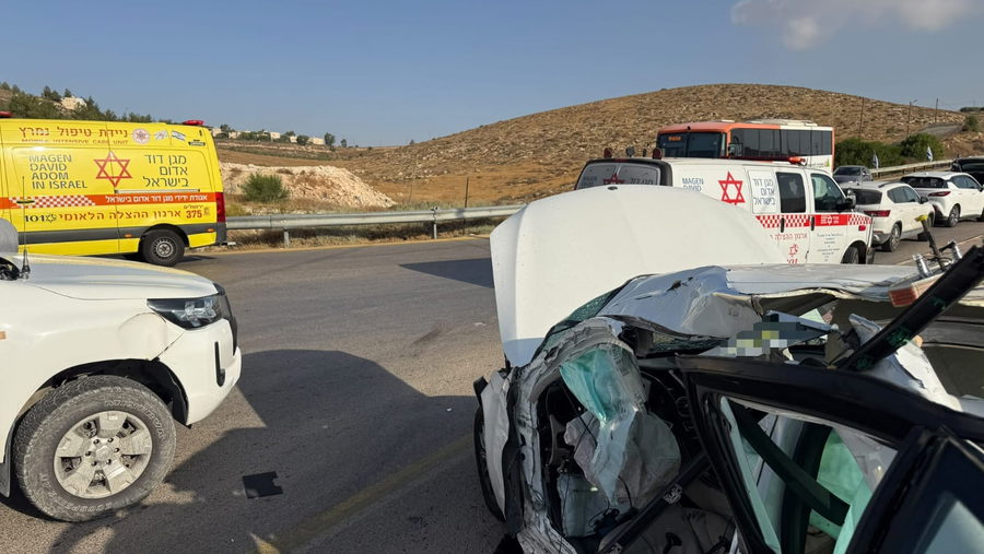 منطقة القدس: مصرع شاب (35 عامًا) إثر حادث طرق بين حافلة وسيارة قرب معاليه مخماس