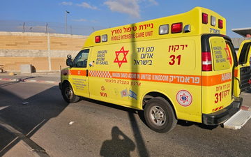 إصابة 3 أشخاص بجراح متفاوتة بينهم شاب بحالة خطيرة إثر حادثة عنف قرب حاجز قلنديا