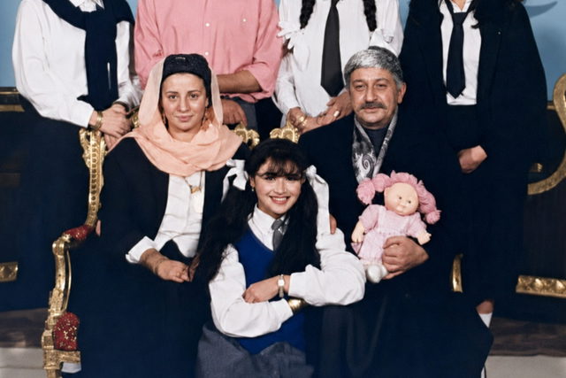 حول المسلسل الأيقونيّ "لن أعيش في جلباب أبي": أيقونة دراميَّة نفيسة وخالدة