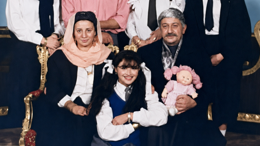 حول المسلسل الأيقونيّ "لن أعيش في جلباب أبي": أيقونة دراميَّة نفيسة وخالدة