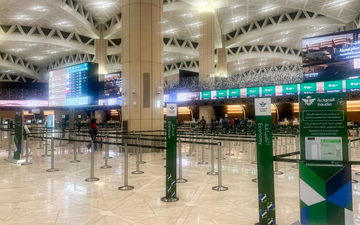 هجوم دامٍ في الرياض: مقتل 12 شخصاً وإصابة العشرات بعد سقوط صاروخ حوثي على مطار "الملك خالد"