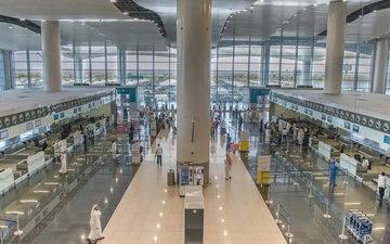 هجوم صاروخي يستهدف مطار الملك خالد الدولي في الرياض وإخلاؤه ووقف عمليات الهبوط