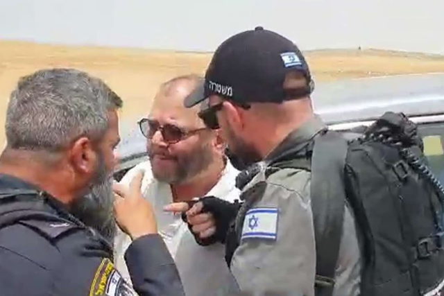 الحزب الشيوعي والجبهة: إدانة عوفر كسيف ملاحقة سياسية لن تُسكت صوته في مواجهة الاحتلال وجرائمه