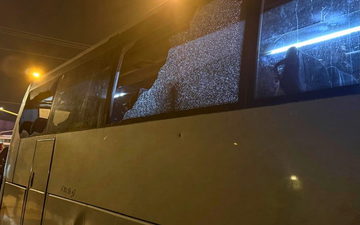 يافا: إلقاء حجارة على حافلة مشجعين عقب مباراة مكابي تل أبيب وأبناء سخنين والشرطة تفتح تحقيقاً
