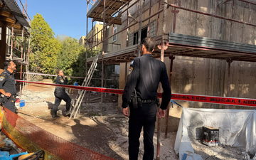 التحقيق يكشف الجريمة : "حادث العمل" في ورشة البناء تبين أنه جريمة طعن بين شقيقين من عرابة !