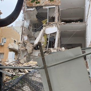 انهيار جزء من مبنى قيد الترميم في تل أبيب وإنقاذ 3 عالقين