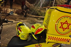 القدس: إصابة شاب (19 عاماً) بجروح متوسطة إثر انقلاب مركبته