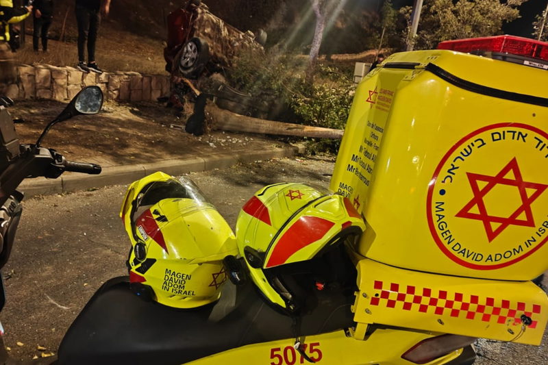 القدس: إصابة شاب (19 عاماً) بجروح متوسطة إثر انقلاب مركبته
