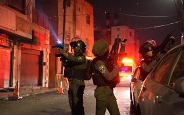 القدس: إضرام النيران في منزل وسيارة خلال أعمال شغب بحي أبو طور في أعقاب جريمة القتل