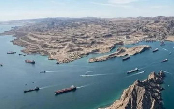 القيادة المركزية الأميركية: مضيق هرمز مفتوح أمام الملاحة رغم الهجمات الإيرانية
