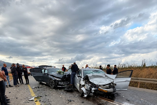 إصابة 5 أشخاص بحادث سير قرب طوبا الزنغرية بينهم عريس وعروس.. بينهم إصابة خطيرة