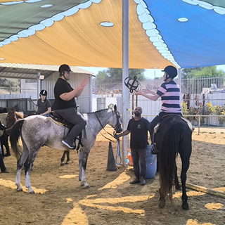 بلدية كفرقرع: اختتام دورة الخيل العلاجية لذوي الهمم بمبادرة قسم الخدمات الاجتماعية