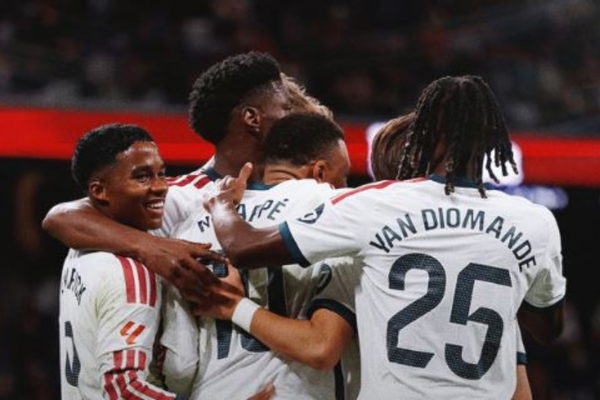 ريال مدريد يقنع جمهوره قبل الكلاسيكو برباعية جميلة أمام إشبيلية