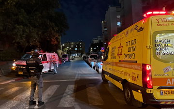 يافا: إصابة شاب بجروح خطيرة إثر تعرضه للطعن والشرطة تعتقل شقيقه