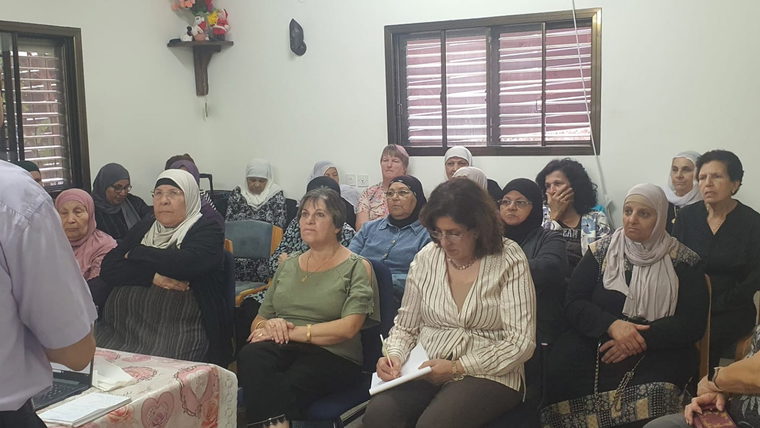 الكاتب الصحافي زياد شليوط يقدم عرضا توثيقيا عن أعلام الأدب الشفاعمريين في نادي موفيت