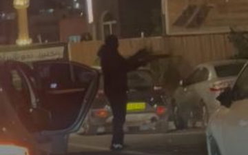 فيديو: إطلاق نار كثيف يستهدف محال تجارية في سخنين وسط ذعر المارة