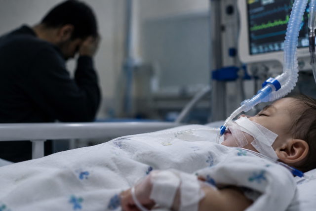 تقديم لائحة اتهام ضد أب اعتدى على طفلته الرضيعة وأصابها بجروح خطيرة،