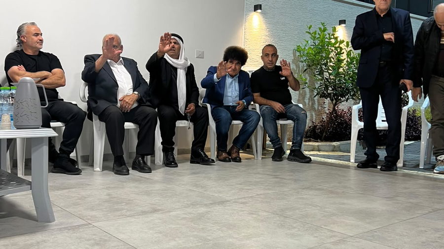 وفد من منتدى عزوتنا يزور دالية الكرمل لتقديم واجب العزاء بوفاة والدة الأستاذ الدكتور أكرم حسون