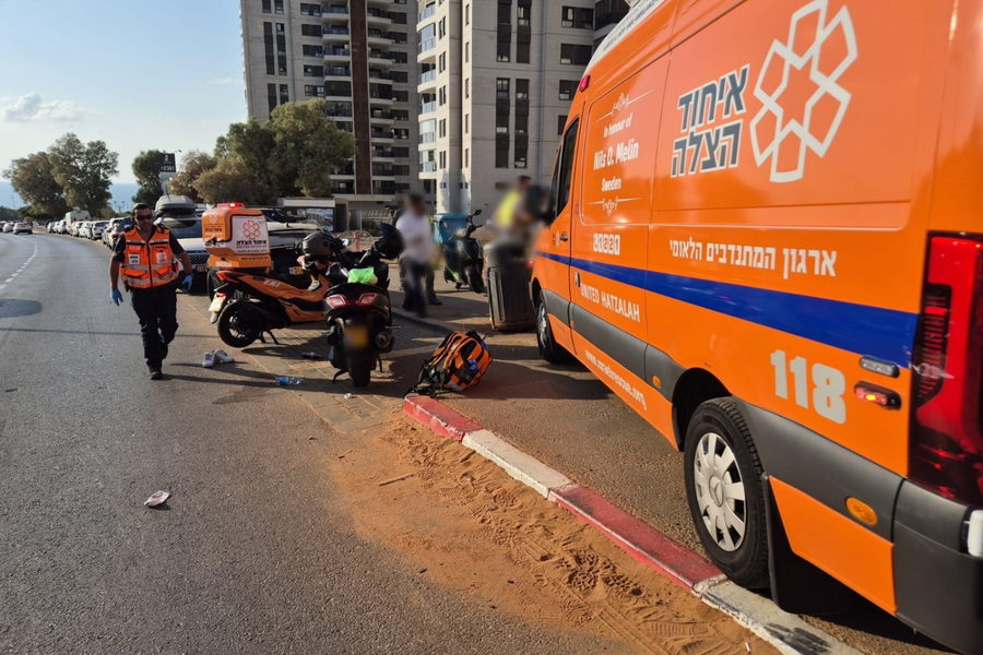 إصابة متوسطة لشاب (27 عامًا) بحادث طرق في بيتح تكفا