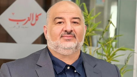 استطلاع القناة 13: الموحدة تحصل على 7 مقاعد وائتلاف التغيير يصل إلى 61 مقعدًا.. الموحدة: مقعد إضافي يعزز فرص إسقاط نتنياهو