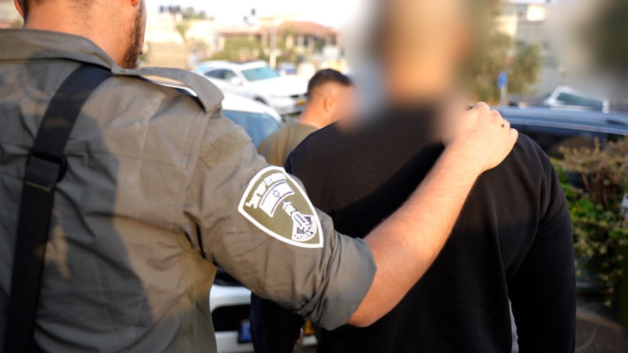اعتقال 4  مشتبهين من كفر كنا وعيلوط بشبهة الاحتيال على نحو 500 شخص بمئات آلاف الشواكل تحت غطاء استرداد الضرائب